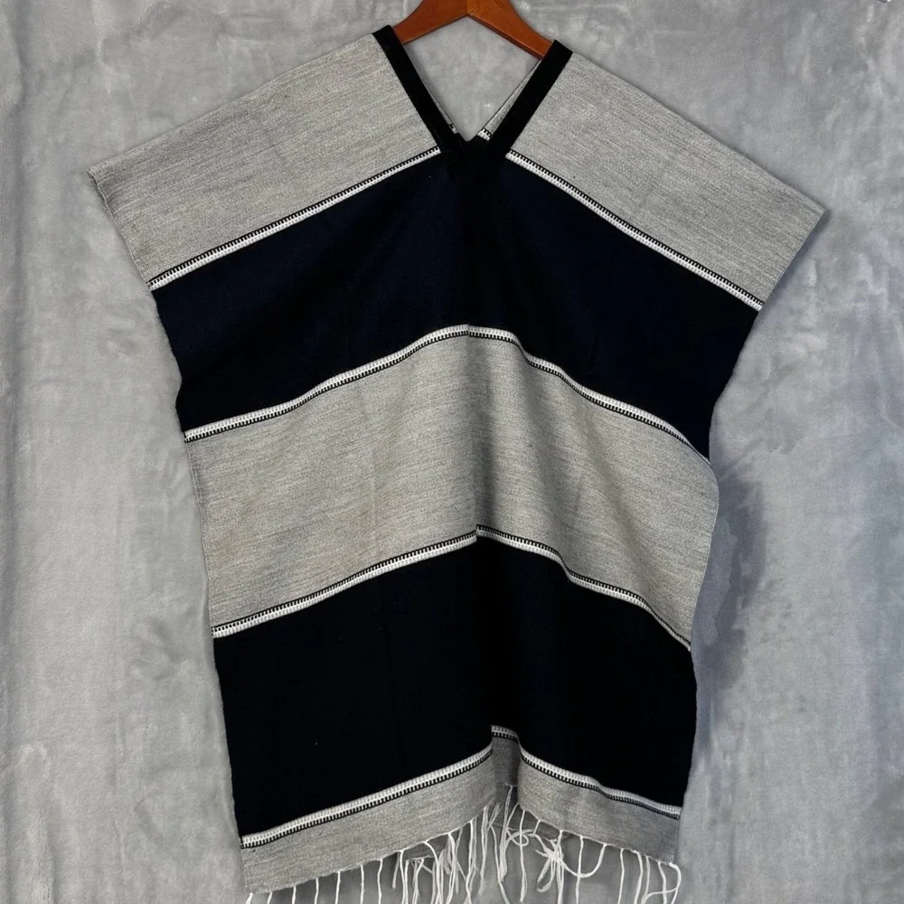 NFL New England Patriots Poncho Mens One Size Navy Grey Striped Fringe Serape